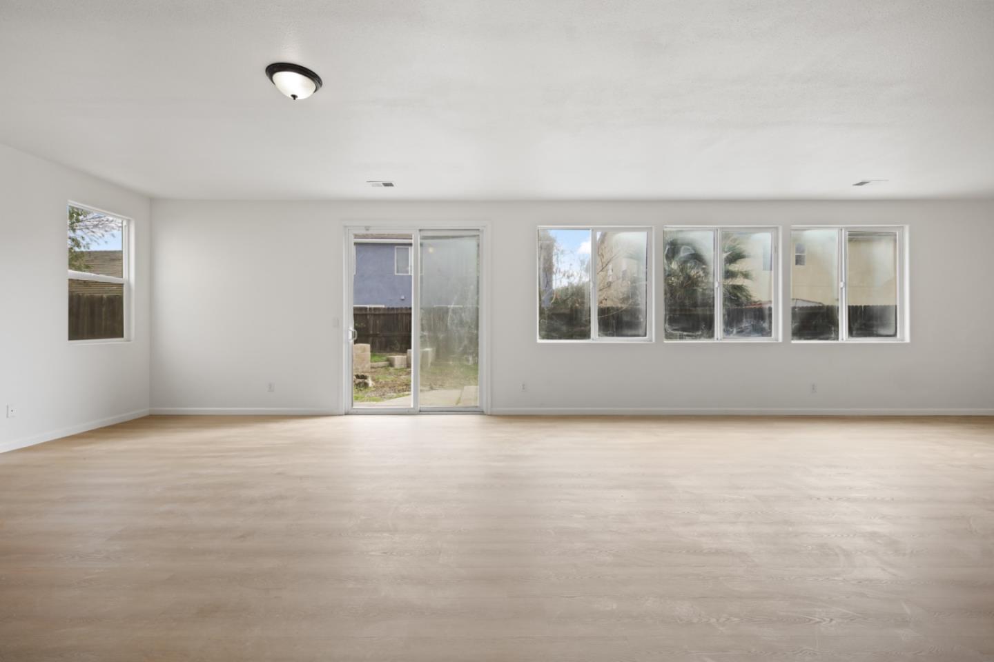 Detail Gallery Image 9 of 43 For 662 Cedar Mountain Dr, Newman,  CA 95360 - 4 Beds | 2/1 Baths