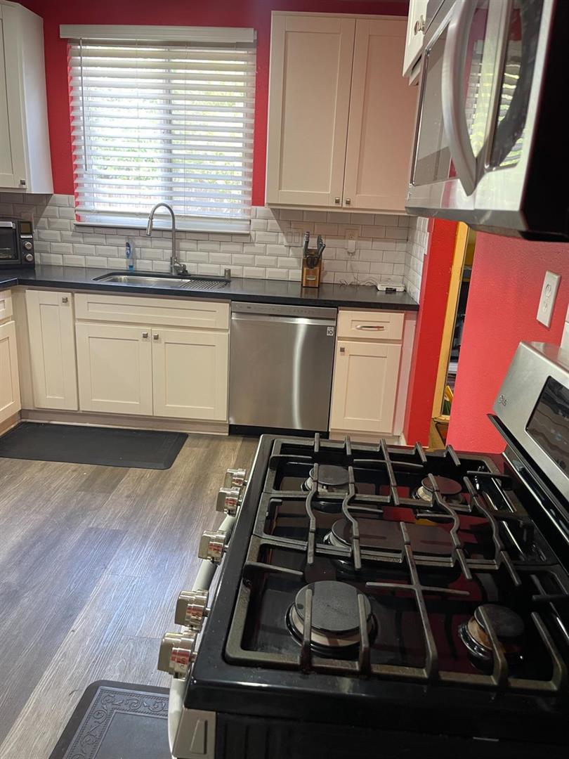 Detail Gallery Image 12 of 35 For 3740 26th Ave, Sacramento,  CA 95820 - 3 Beds | 2 Baths