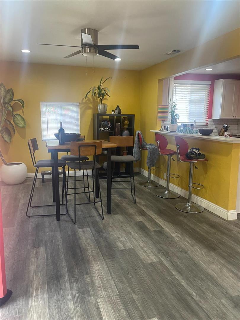 Detail Gallery Image 8 of 35 For 3740 26th Ave, Sacramento,  CA 95820 - 3 Beds | 2 Baths