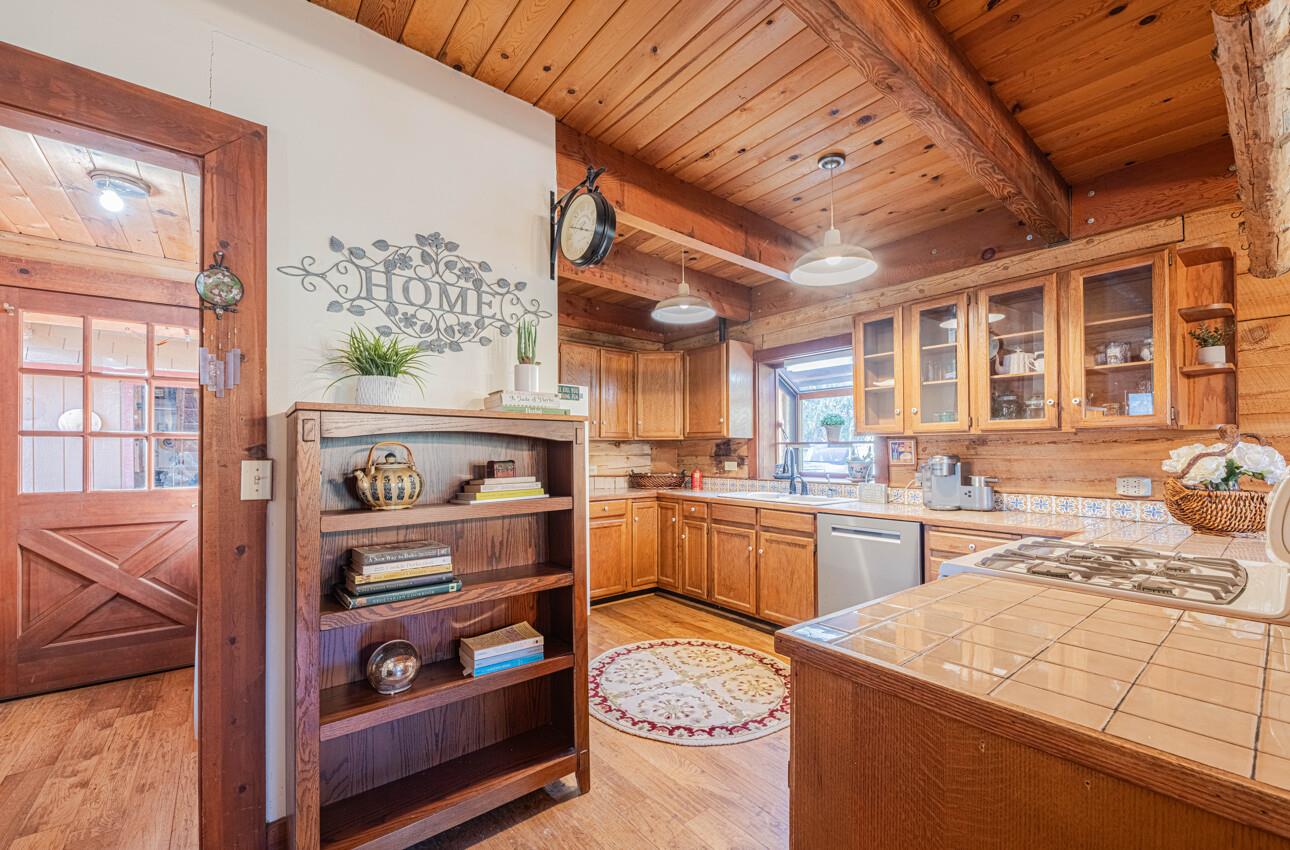 Detail Gallery Image 18 of 50 For 5820 Briarcliff Ter, Royal Oaks,  CA 95076 - 3 Beds | 2/1 Baths