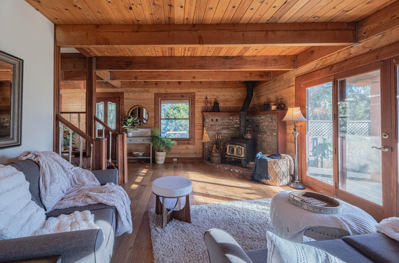 Detail Gallery Image 4 of 50 For 5820 Briarcliff Ter, Royal Oaks,  CA 95076 - 3 Beds | 2/1 Baths