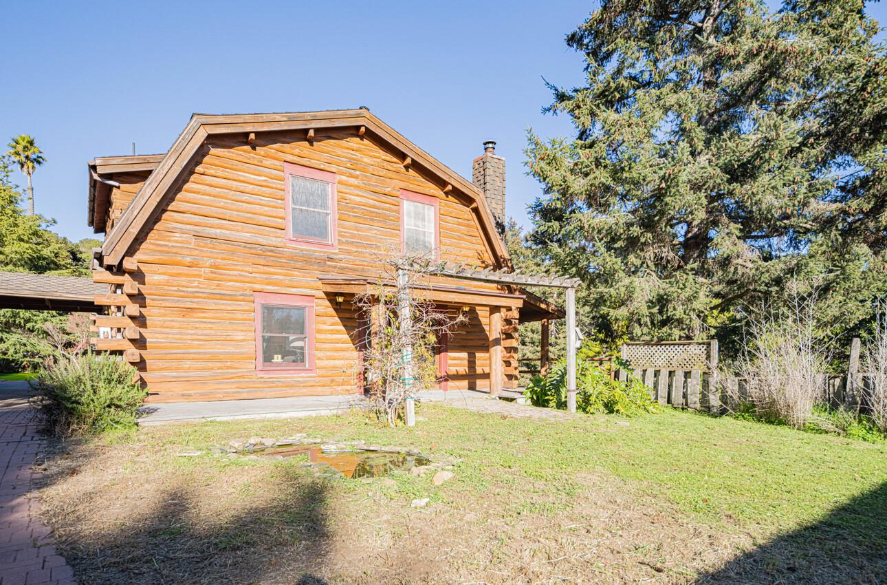 Detail Gallery Image 5 of 50 For 5820 Briarcliff Ter, Royal Oaks,  CA 95076 - 3 Beds | 2/1 Baths