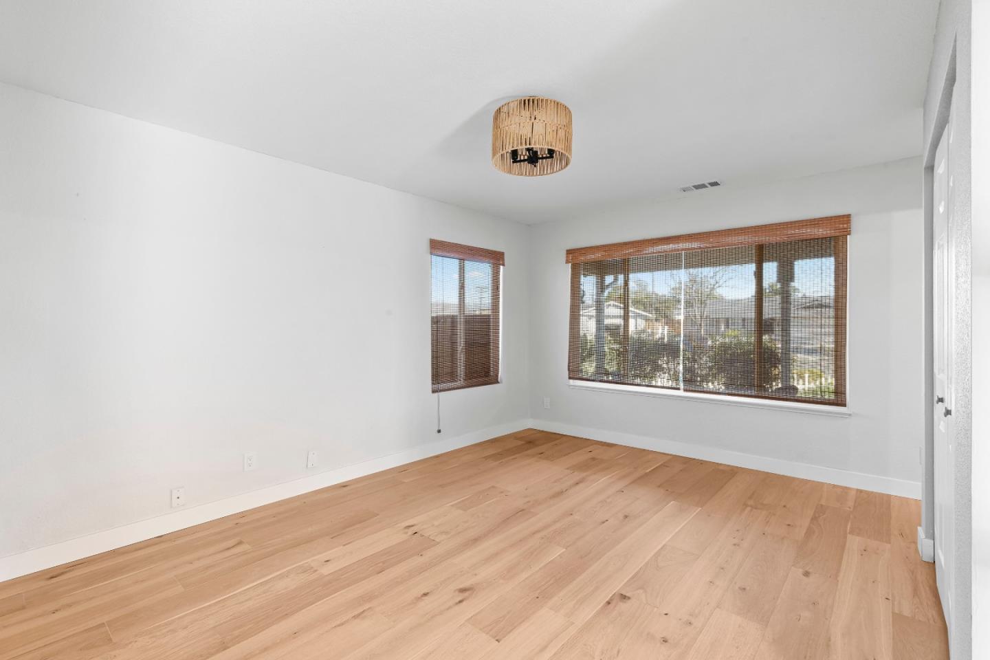 Detail Gallery Image 18 of 43 For 5825 Laguna Seca Way, San Jose,  CA 95123 - 4 Beds | 2 Baths