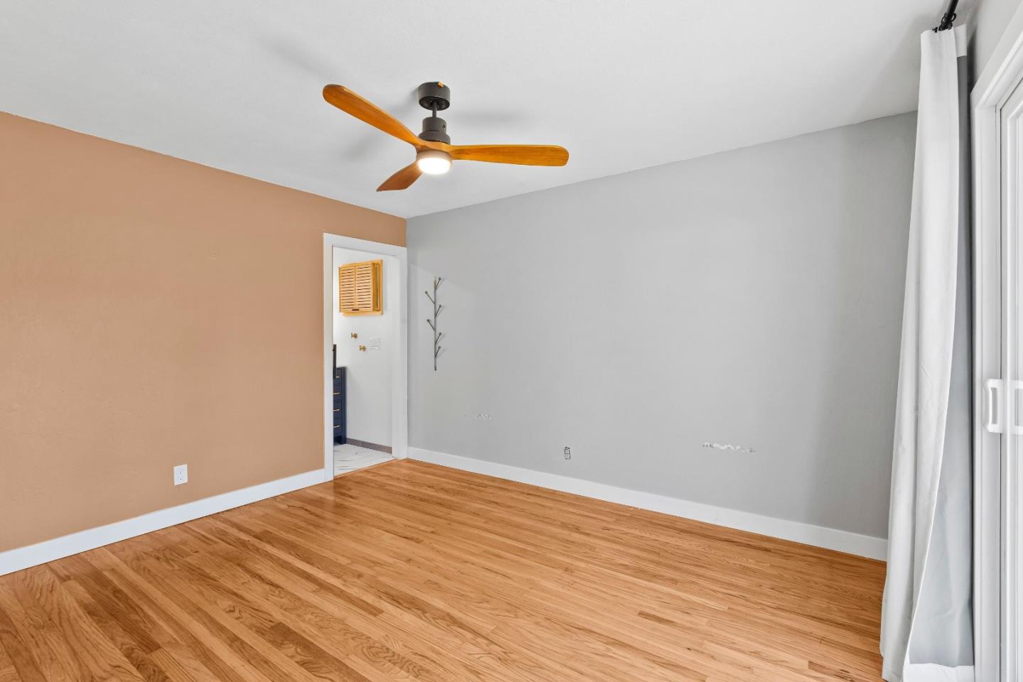 Detail Gallery Image 28 of 43 For 5825 Laguna Seca Way, San Jose,  CA 95123 - 4 Beds | 2 Baths