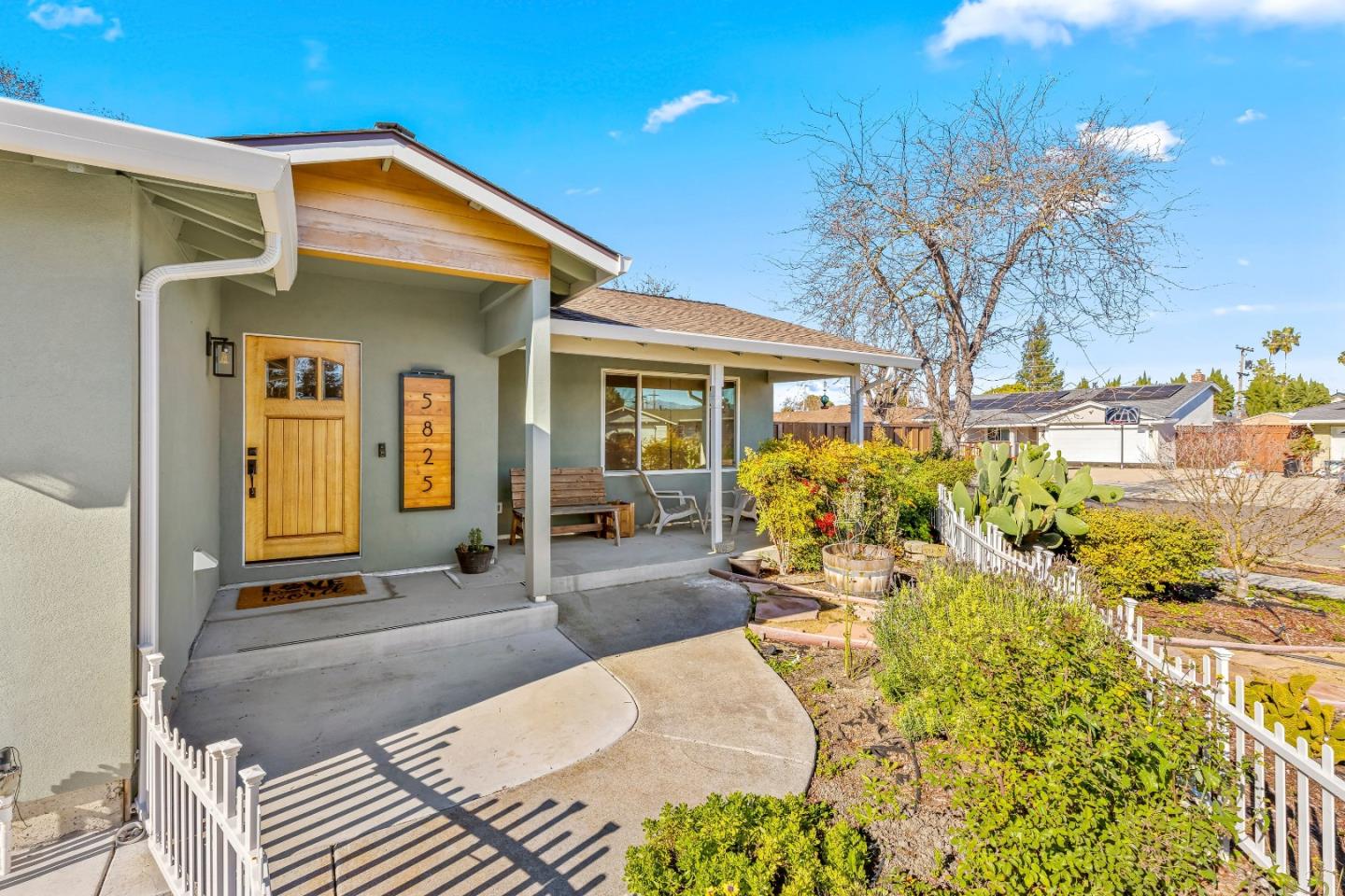 Detail Gallery Image 6 of 43 For 5825 Laguna Seca Way, San Jose,  CA 95123 - 4 Beds | 2 Baths