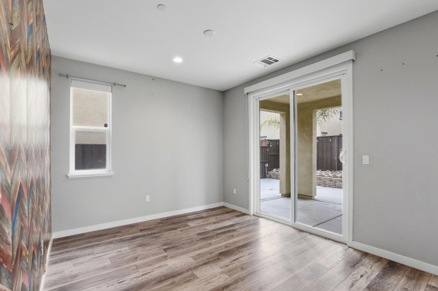 Detail Gallery Image 11 of 36 For 504 Sandpiper Ln, Hollister,  CA 95023 - 3 Beds | 2/1 Baths