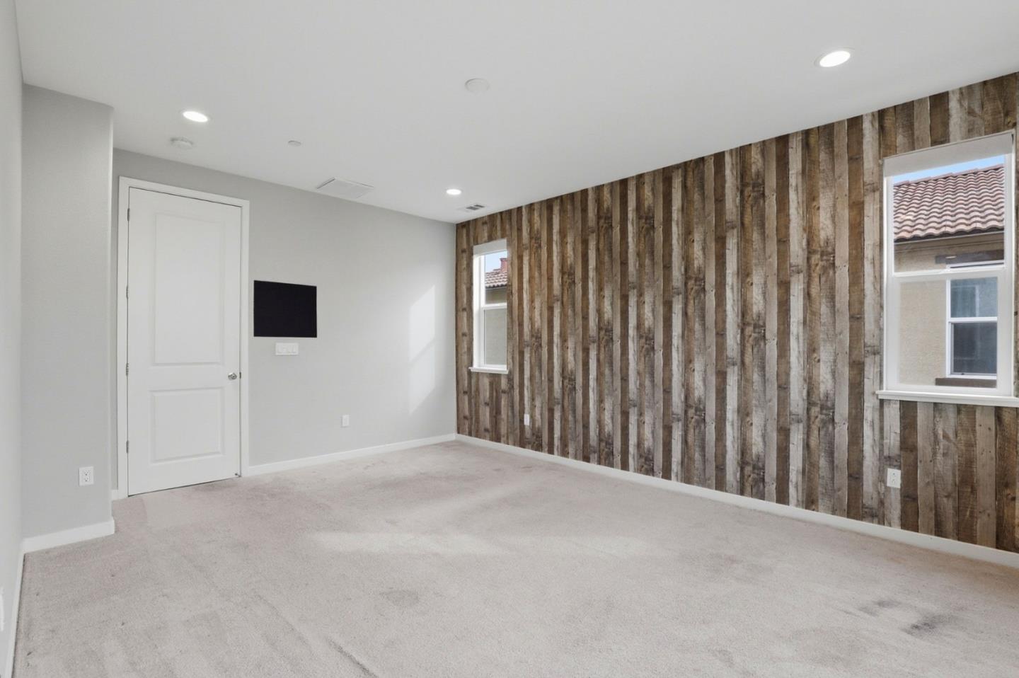 Detail Gallery Image 16 of 36 For 504 Sandpiper Ln, Hollister,  CA 95023 - 3 Beds | 2/1 Baths