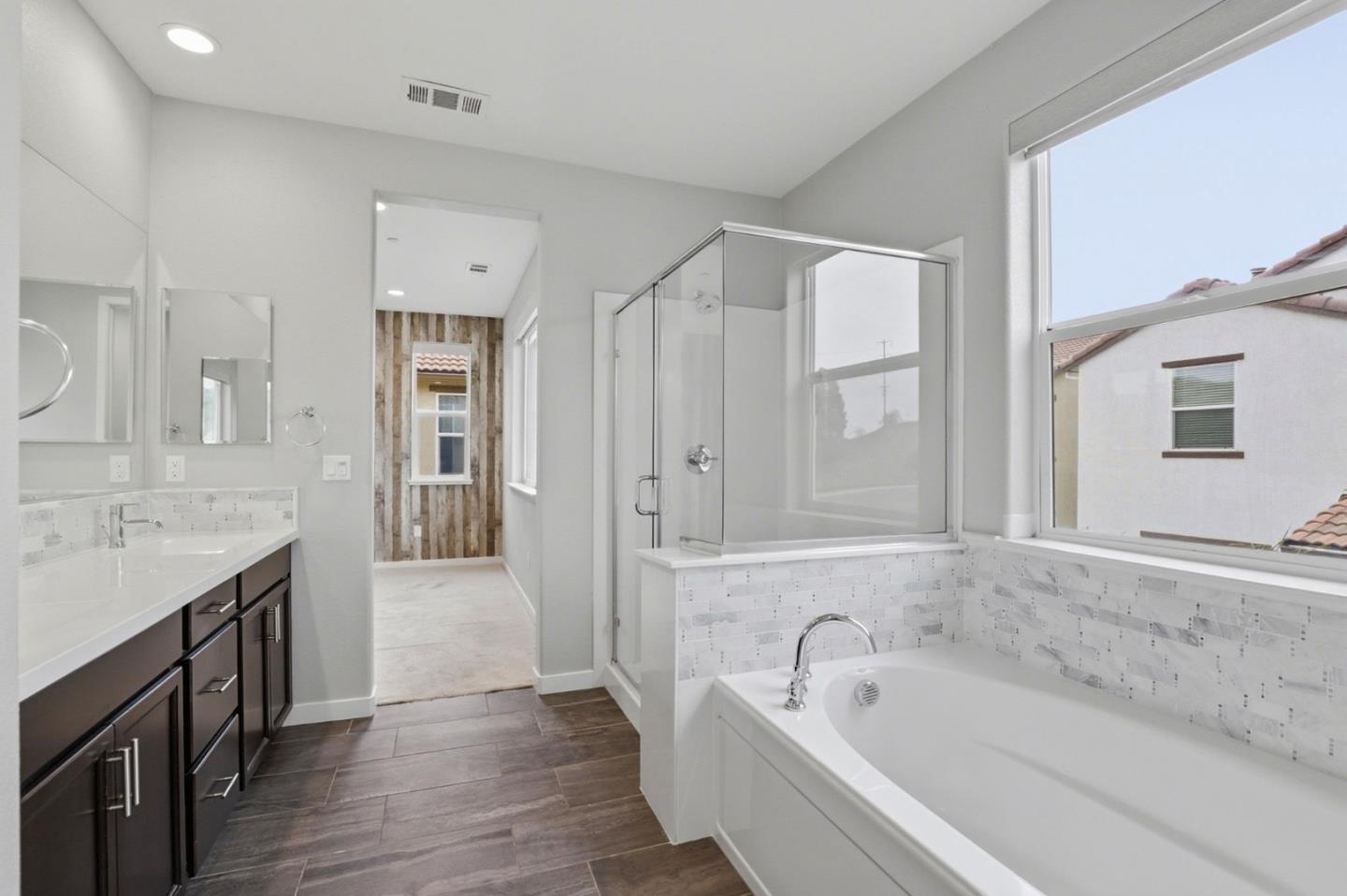 Detail Gallery Image 19 of 36 For 504 Sandpiper Ln, Hollister,  CA 95023 - 3 Beds | 2/1 Baths