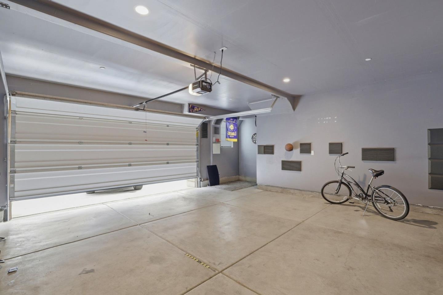 Detail Gallery Image 32 of 36 For 504 Sandpiper Ln, Hollister,  CA 95023 - 3 Beds | 2/1 Baths