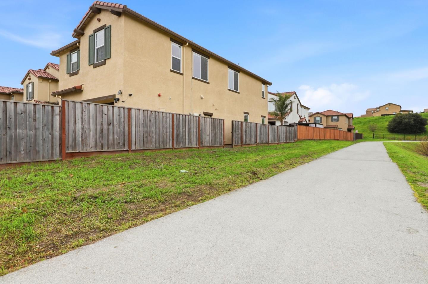 Detail Gallery Image 35 of 36 For 504 Sandpiper Ln, Hollister,  CA 95023 - 3 Beds | 2/1 Baths