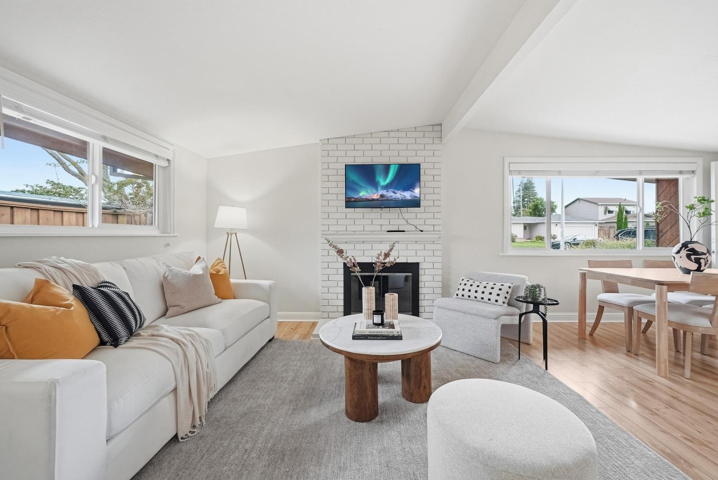 Detail Gallery Image 6 of 46 For 638 Woodhams Rd, Santa Clara,  CA 95051 - 4 Beds | 2 Baths