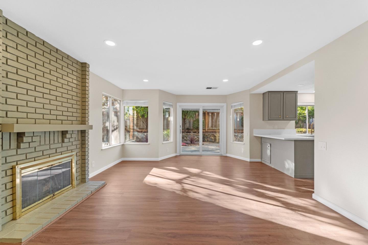 Detail Gallery Image 12 of 32 For 9465 Eagle View Way, Gilroy,  CA 95020 - 4 Beds | 3 Baths