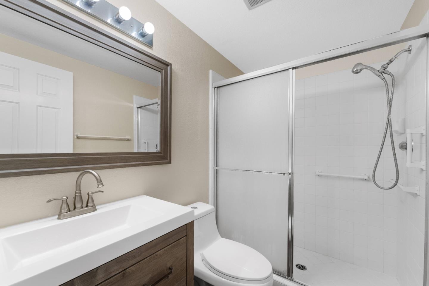 Detail Gallery Image 16 of 32 For 9465 Eagle View Way, Gilroy,  CA 95020 - 4 Beds | 3 Baths