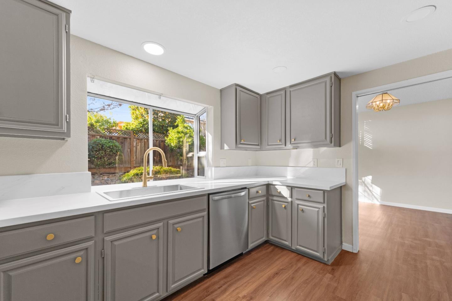 Detail Gallery Image 9 of 32 For 9465 Eagle View Way, Gilroy,  CA 95020 - 4 Beds | 3 Baths