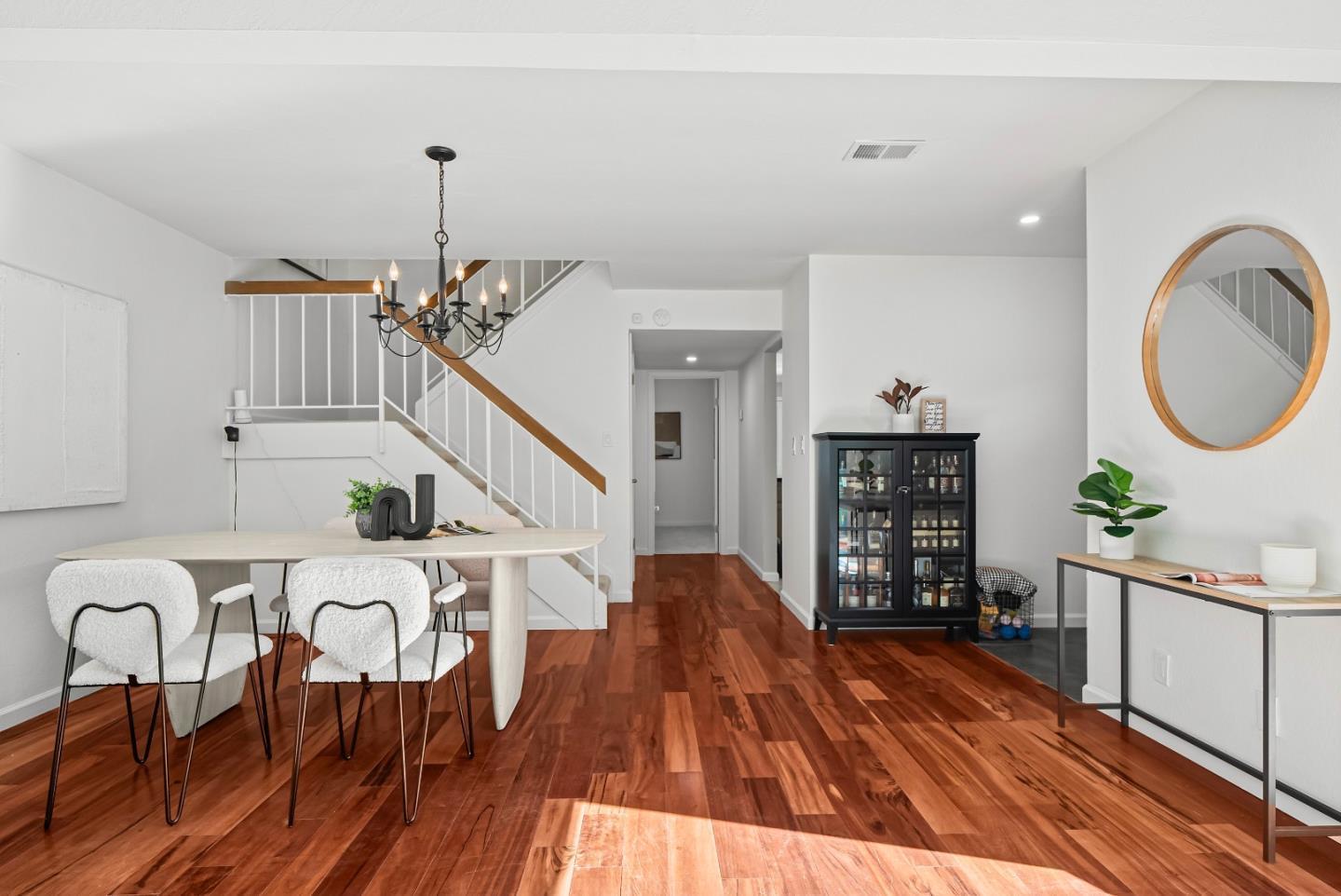 Detail Gallery Image 6 of 38 For 2598 Mabury Sq, San Jose,  CA 95133 - 3 Beds | 3 Baths