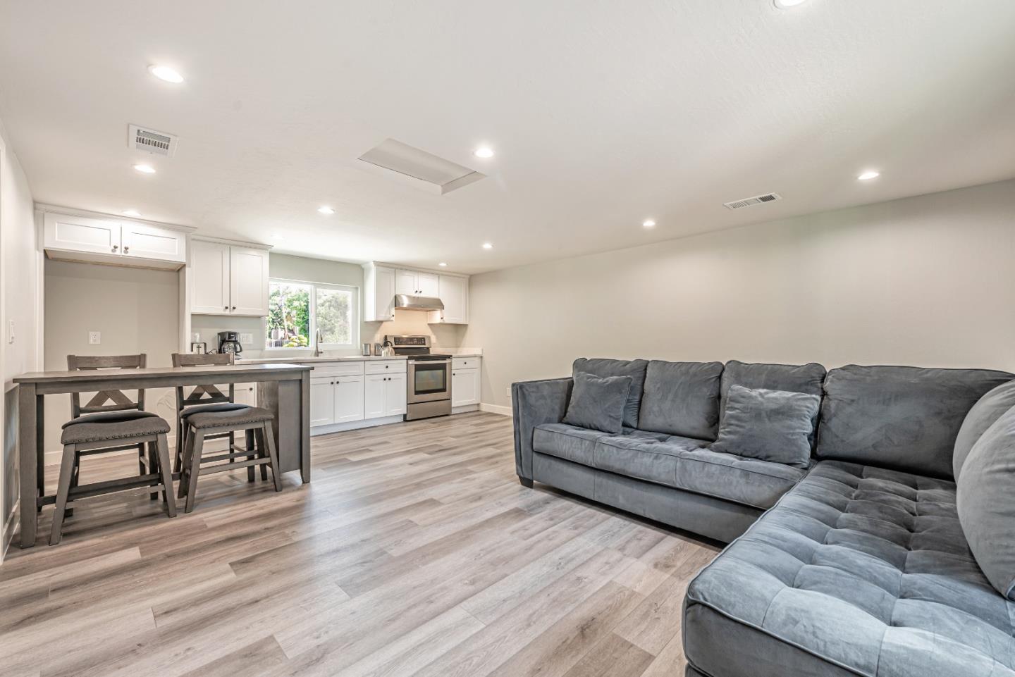 Detail Gallery Image 7 of 14 For 320 Battle Dance Dr, San Jose,  CA 95111 - 4 Beds | 2 Baths