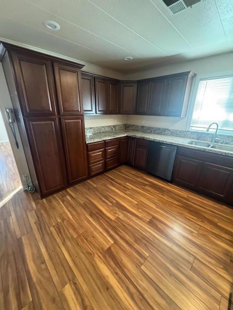 Detail Gallery Image 4 of 6 For 55 San Juan Grade Road #18,  Salinas,  CA 93906 - 2 Beds | 1 Baths