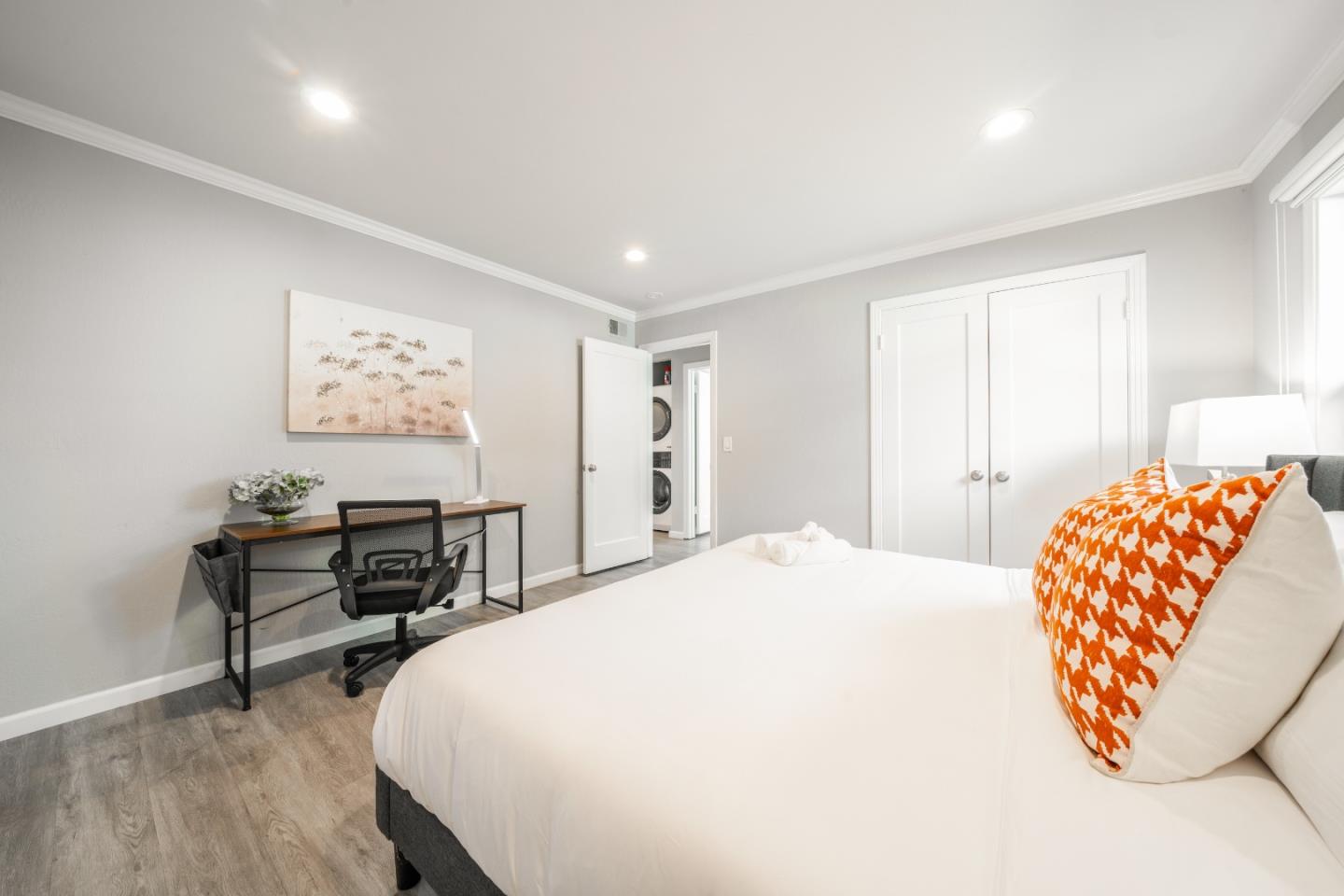 Detail Gallery Image 19 of 28 For 16605 Camellia Ter, Los Gatos,  CA 95032 - 8 Beds | 4 Baths