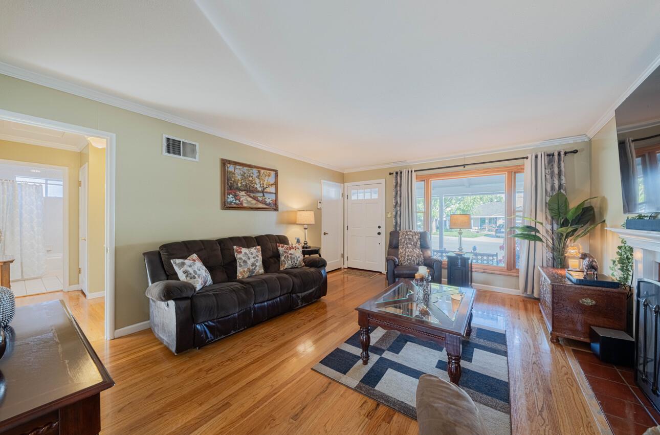 Detail Gallery Image 8 of 39 For 376 Cypress Ave, Santa Clara,  CA 95050 - 3 Beds | 1 Baths