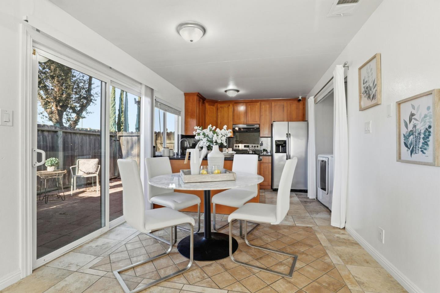 Detail Gallery Image 9 of 25 For 1482 La Boheme Way, San Jose,  CA 95121 - 2 Beds | 1 Baths