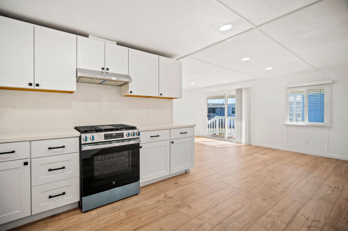 Detail Gallery Image 23 of 37 For 55 San Juan Grade Rd #63,  Salinas,  CA 93906 - 3 Beds | 2 Baths