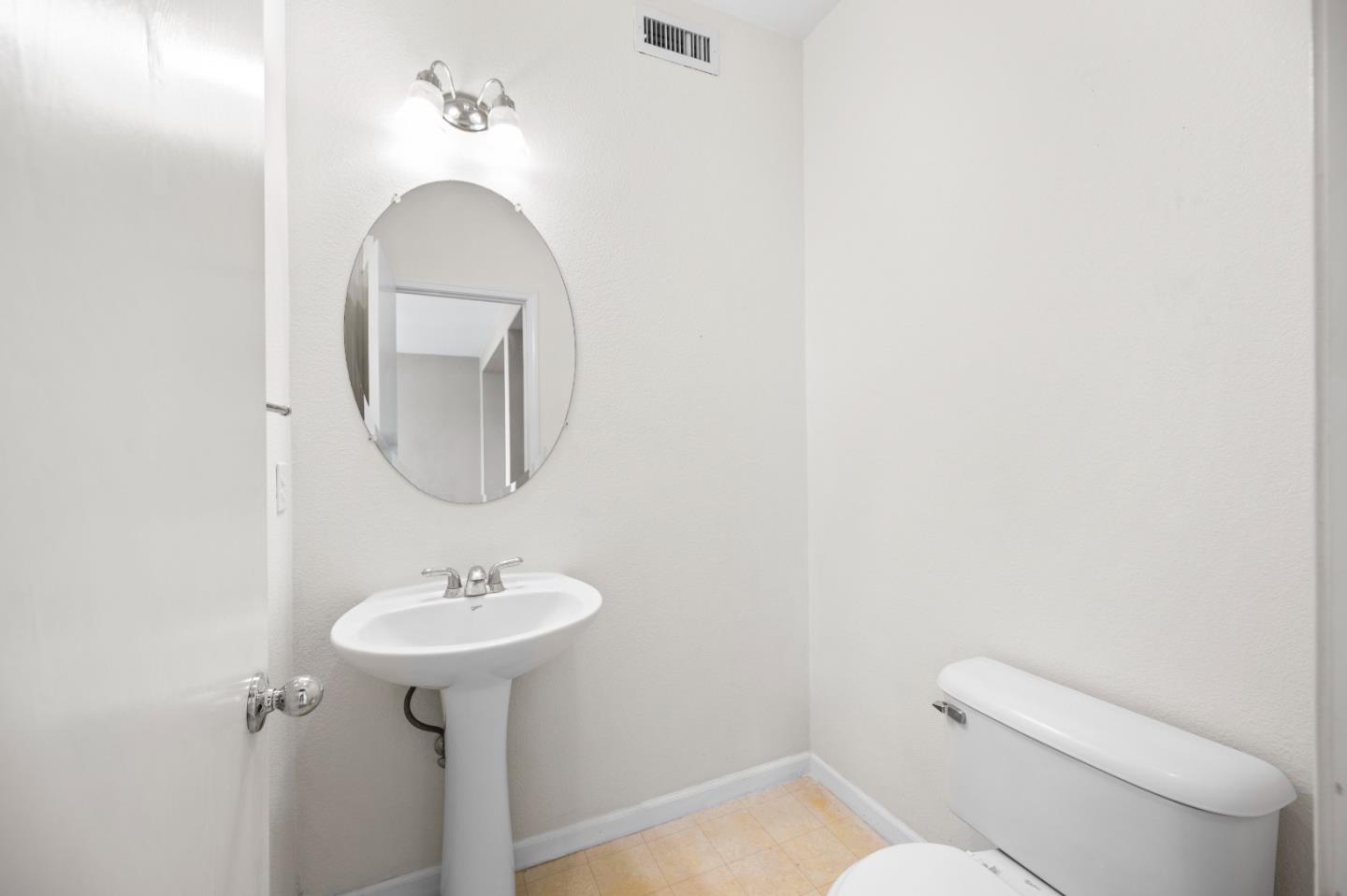 Detail Gallery Image 13 of 33 For 2385 S Creekside Dr, Los Banos,  CA 93635 - 3 Beds | 2/1 Baths