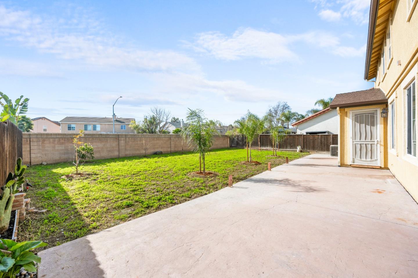 Detail Gallery Image 33 of 33 For 2385 S Creekside Dr, Los Banos,  CA 93635 - 3 Beds | 2/1 Baths