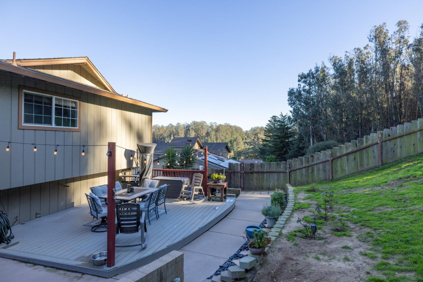 Detail Gallery Image 33 of 39 For 6900 Lakeview Dr, Salinas,  CA 93907 - 4 Beds | 2 Baths