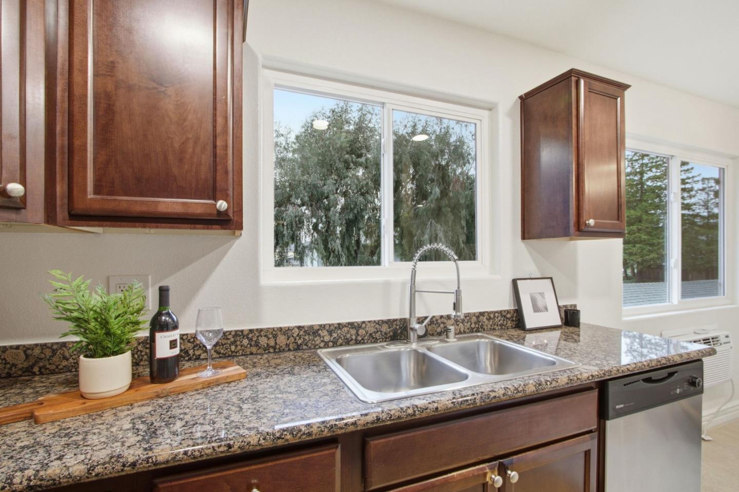Detail Gallery Image 11 of 28 For 4970 Cherry Ave #203,  San Jose,  CA 95118 - 1 Beds | 1 Baths