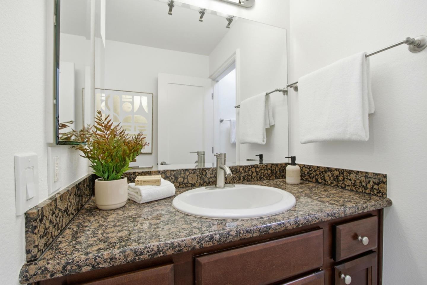 Detail Gallery Image 19 of 28 For 4970 Cherry Ave #203,  San Jose,  CA 95118 - 1 Beds | 1 Baths