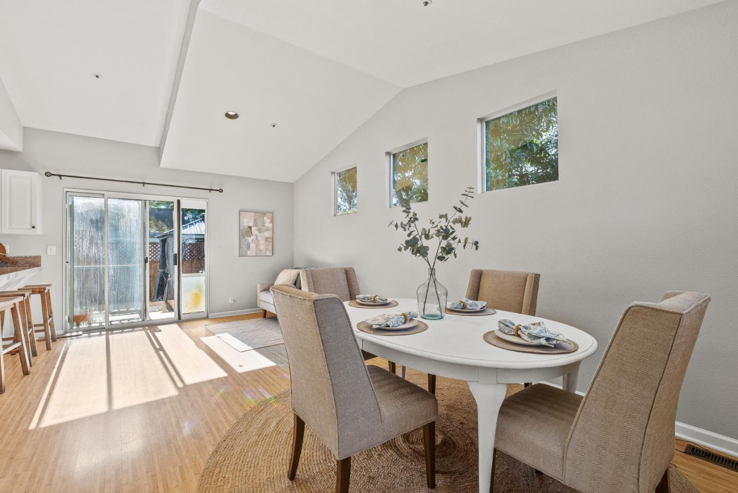 Detail Gallery Image 15 of 45 For 3200 Axford Rd, Santa Cruz,  CA 95062 - 3 Beds | 3 Baths