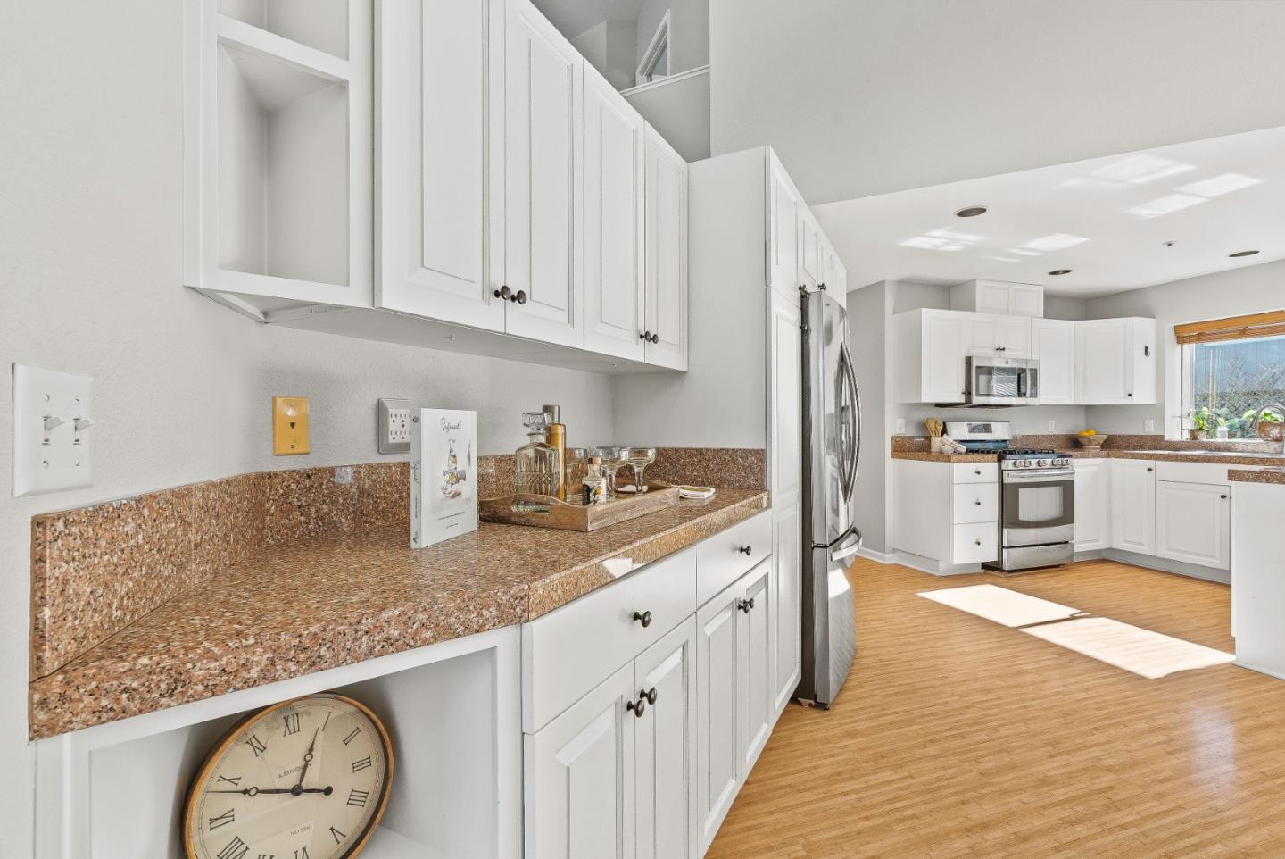 Detail Gallery Image 17 of 45 For 3200 Axford Rd, Santa Cruz,  CA 95062 - 3 Beds | 3 Baths