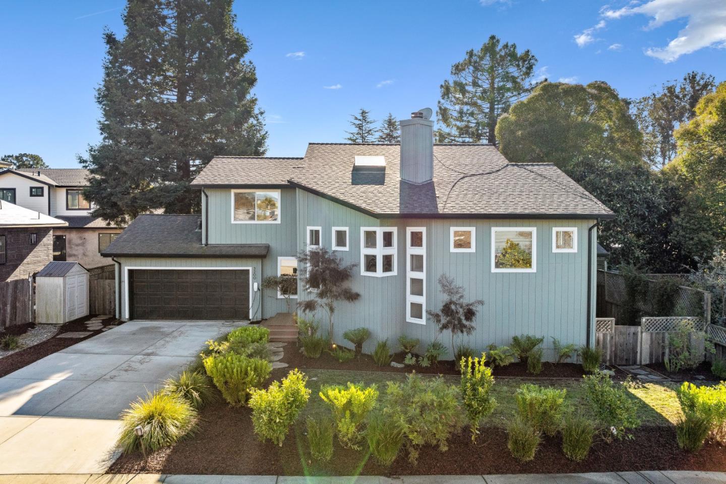 Detail Gallery Image 2 of 45 For 3200 Axford Rd, Santa Cruz,  CA 95062 - 3 Beds | 3 Baths