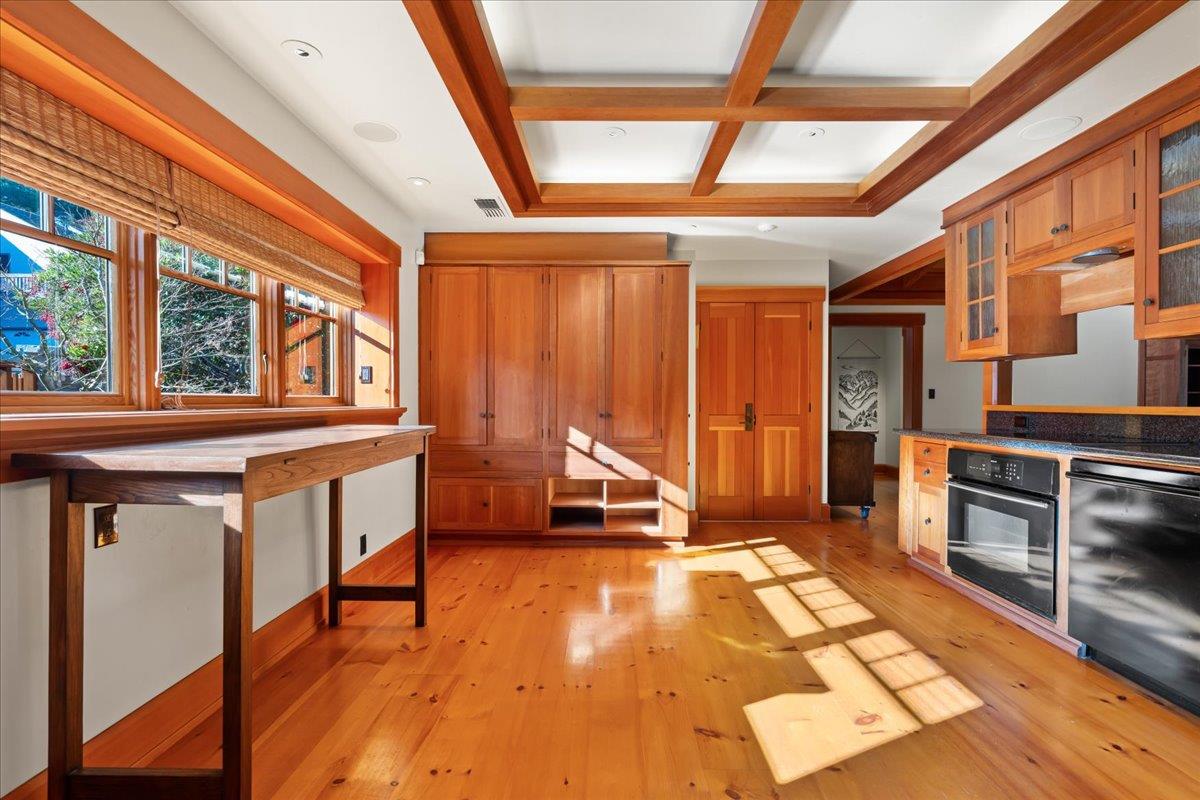 Detail Gallery Image 13 of 75 For 10965 Miramonte Rd, Cupertino,  CA 95014 - 4 Beds | 3/1 Baths