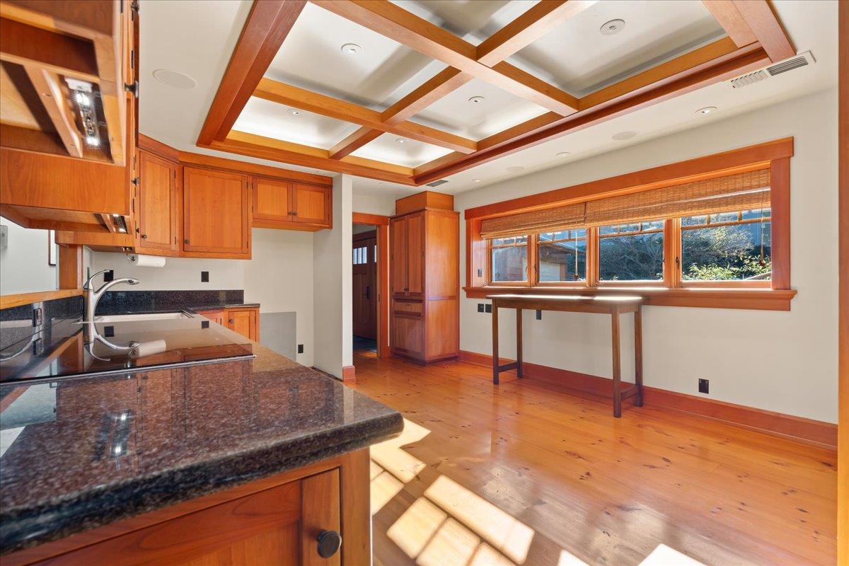 Detail Gallery Image 14 of 75 For 10965 Miramonte Rd, Cupertino,  CA 95014 - 4 Beds | 3/1 Baths