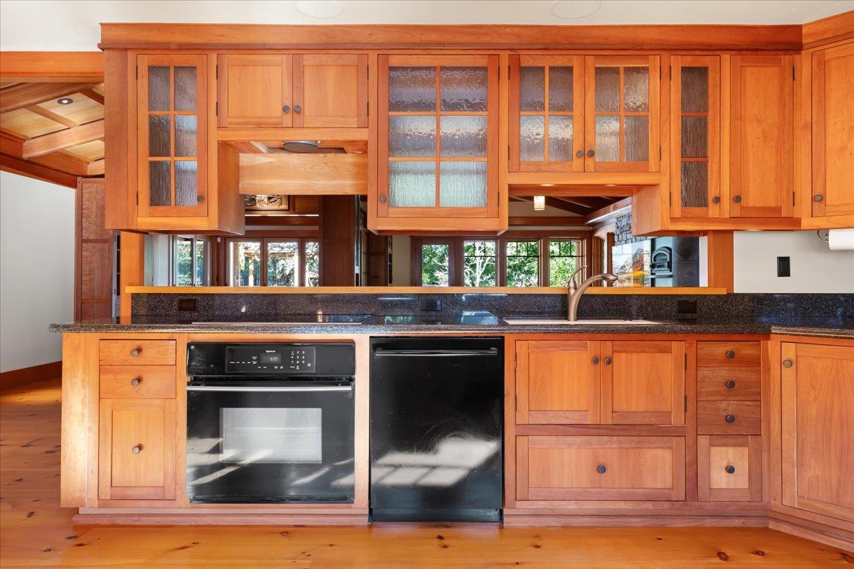 Detail Gallery Image 15 of 75 For 10965 Miramonte Rd, Cupertino,  CA 95014 - 4 Beds | 3/1 Baths