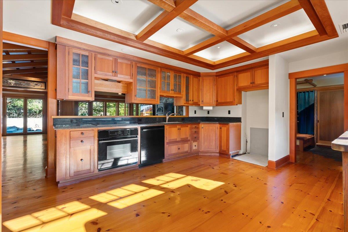 Detail Gallery Image 16 of 75 For 10965 Miramonte Rd, Cupertino,  CA 95014 - 4 Beds | 3/1 Baths