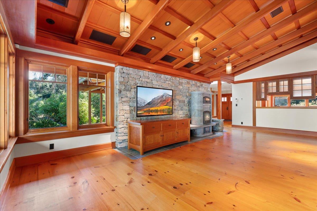 Detail Gallery Image 18 of 75 For 10965 Miramonte Rd, Cupertino,  CA 95014 - 4 Beds | 3/1 Baths