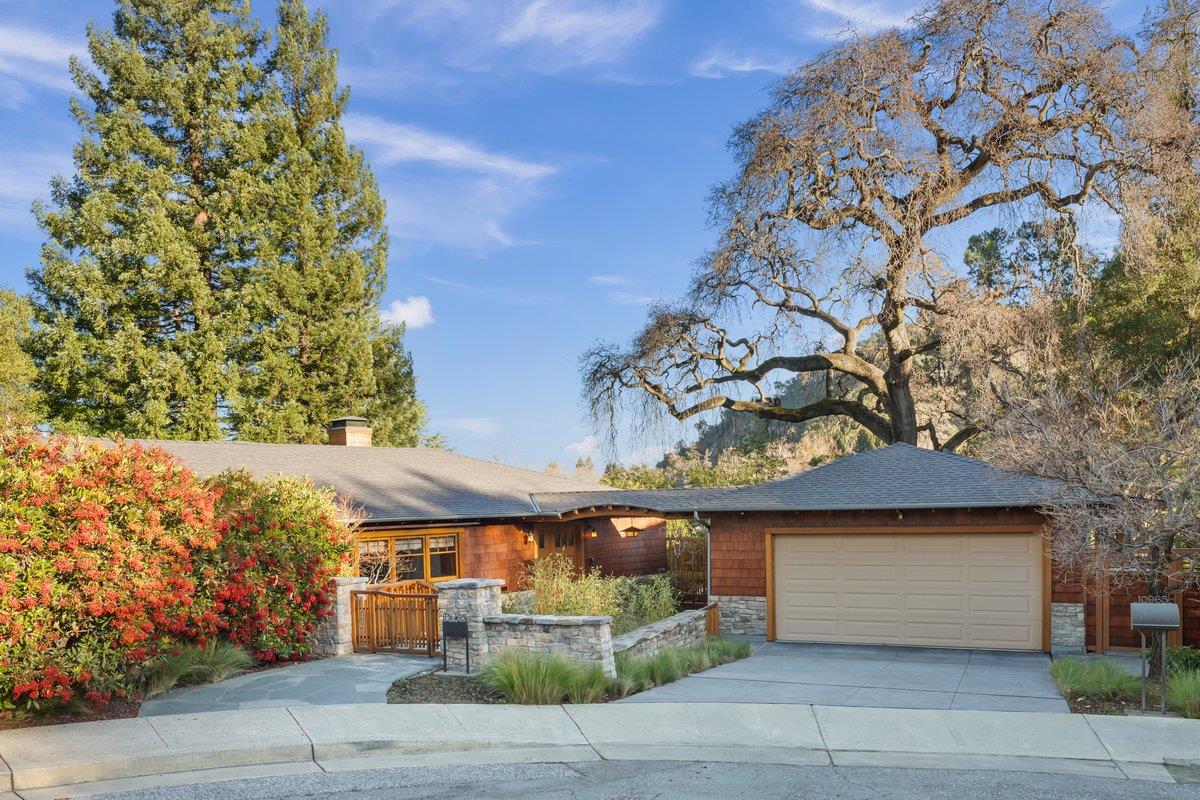 Detail Gallery Image 2 of 75 For 10965 Miramonte Rd, Cupertino,  CA 95014 - 4 Beds | 3/1 Baths