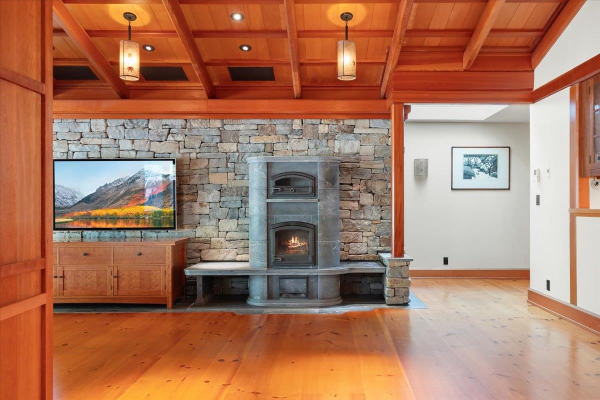 Detail Gallery Image 21 of 75 For 10965 Miramonte Rd, Cupertino,  CA 95014 - 4 Beds | 3/1 Baths