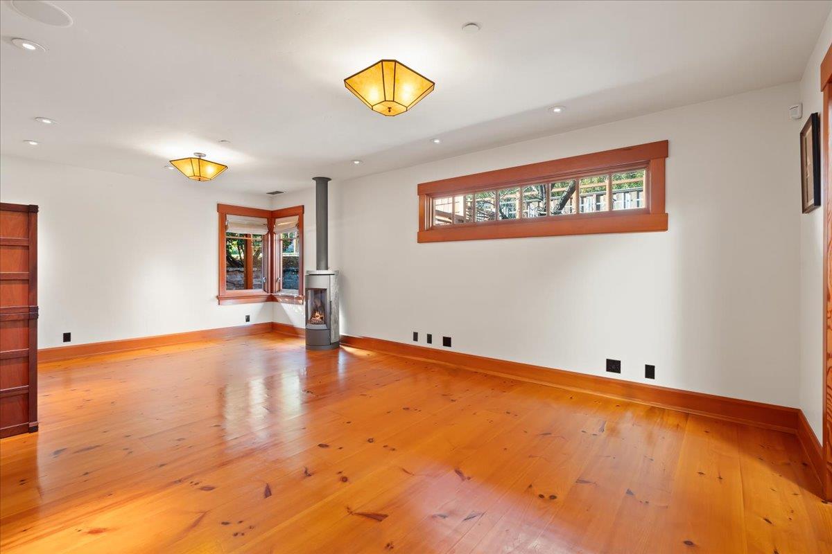 Detail Gallery Image 30 of 75 For 10965 Miramonte Rd, Cupertino,  CA 95014 - 4 Beds | 3/1 Baths