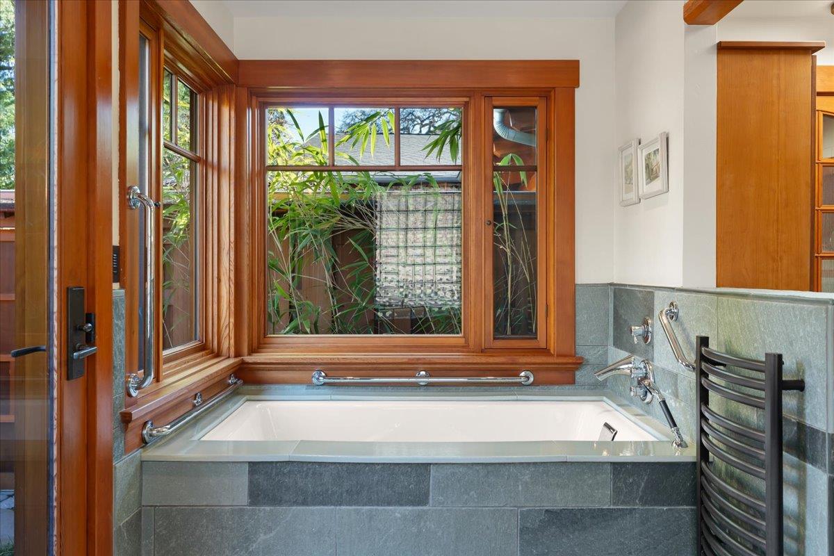 Detail Gallery Image 37 of 75 For 10965 Miramonte Rd, Cupertino,  CA 95014 - 4 Beds | 3/1 Baths