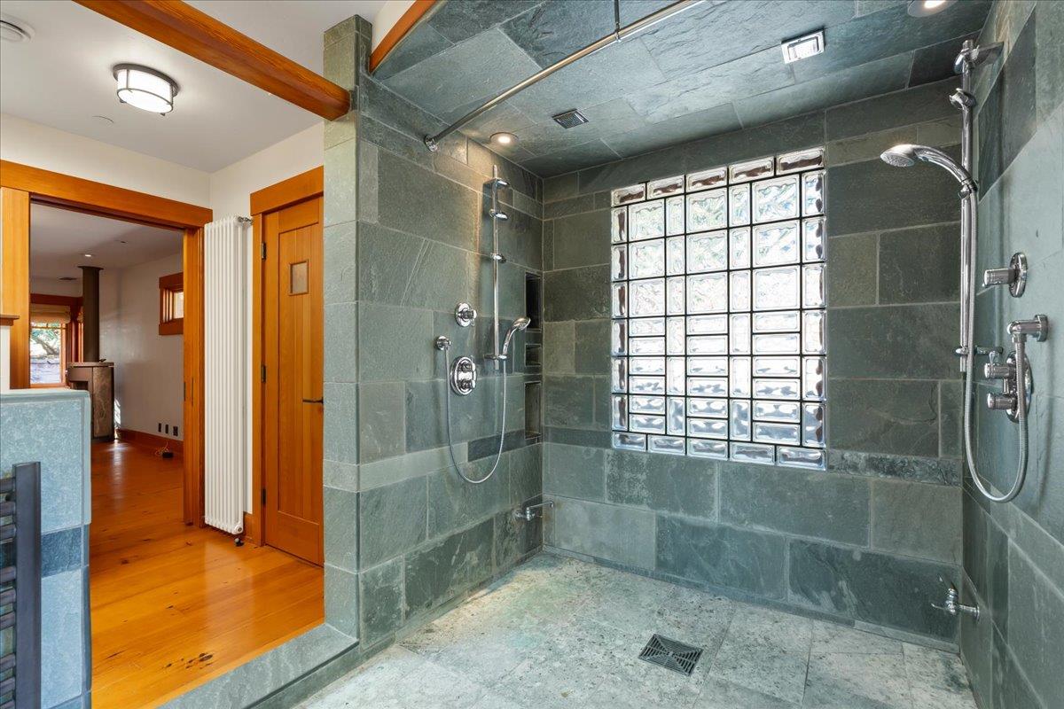 Detail Gallery Image 38 of 75 For 10965 Miramonte Rd, Cupertino,  CA 95014 - 4 Beds | 3/1 Baths