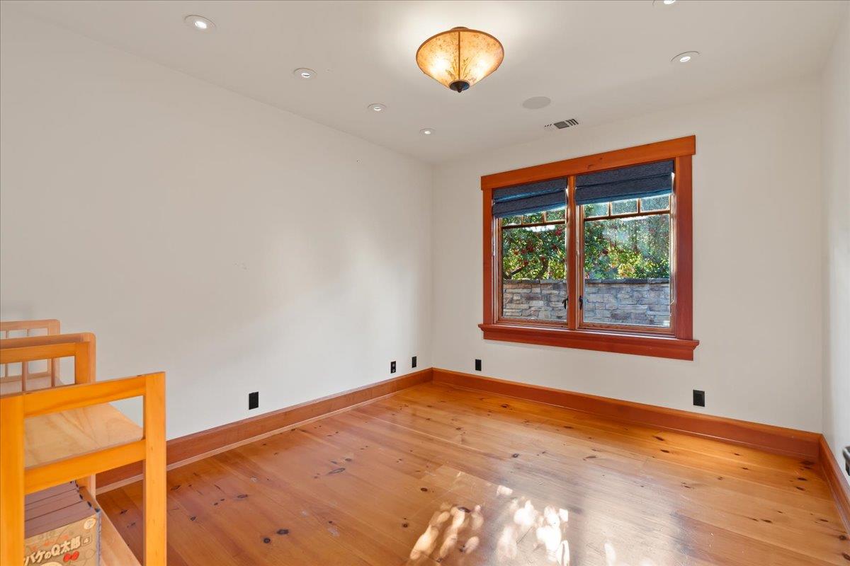 Detail Gallery Image 41 of 75 For 10965 Miramonte Rd, Cupertino,  CA 95014 - 4 Beds | 3/1 Baths