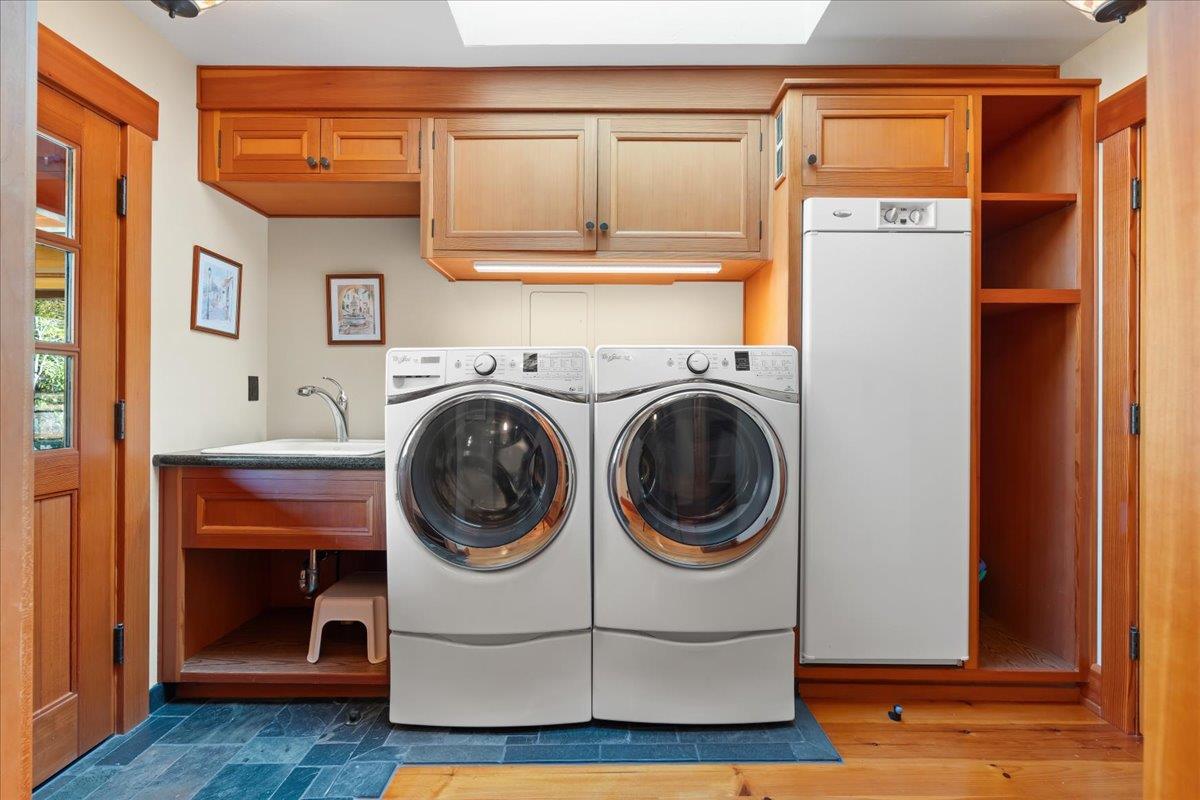 Detail Gallery Image 42 of 75 For 10965 Miramonte Rd, Cupertino,  CA 95014 - 4 Beds | 3/1 Baths