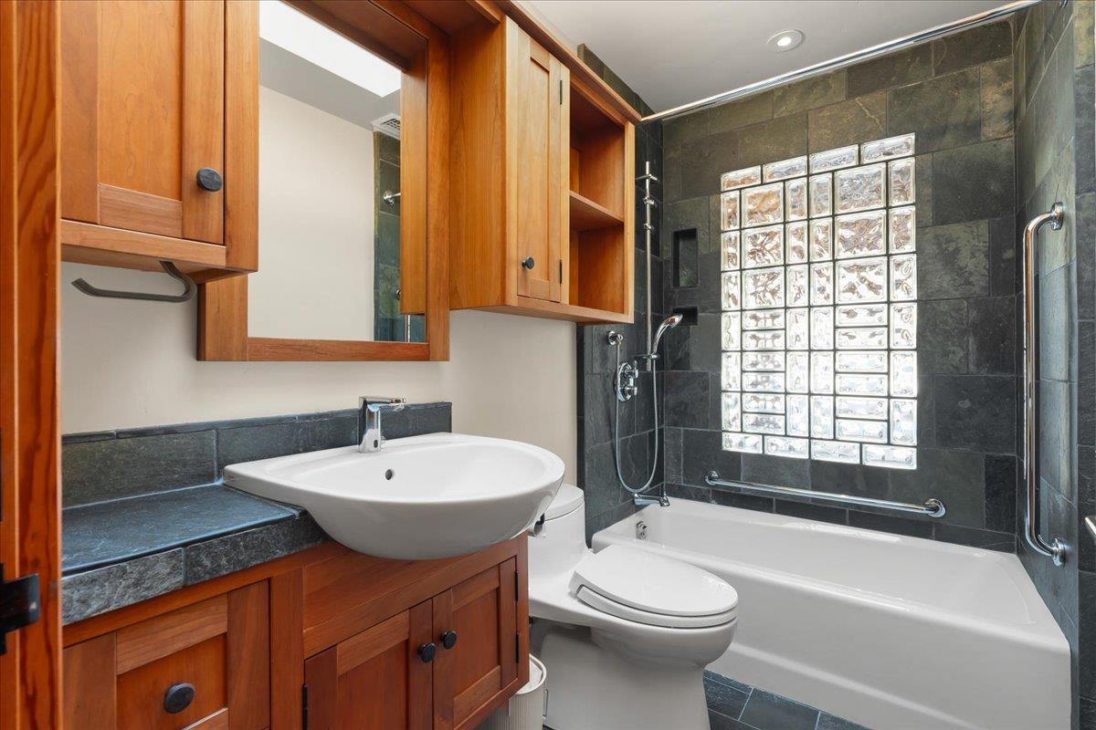 Detail Gallery Image 44 of 75 For 10965 Miramonte Rd, Cupertino,  CA 95014 - 4 Beds | 3/1 Baths