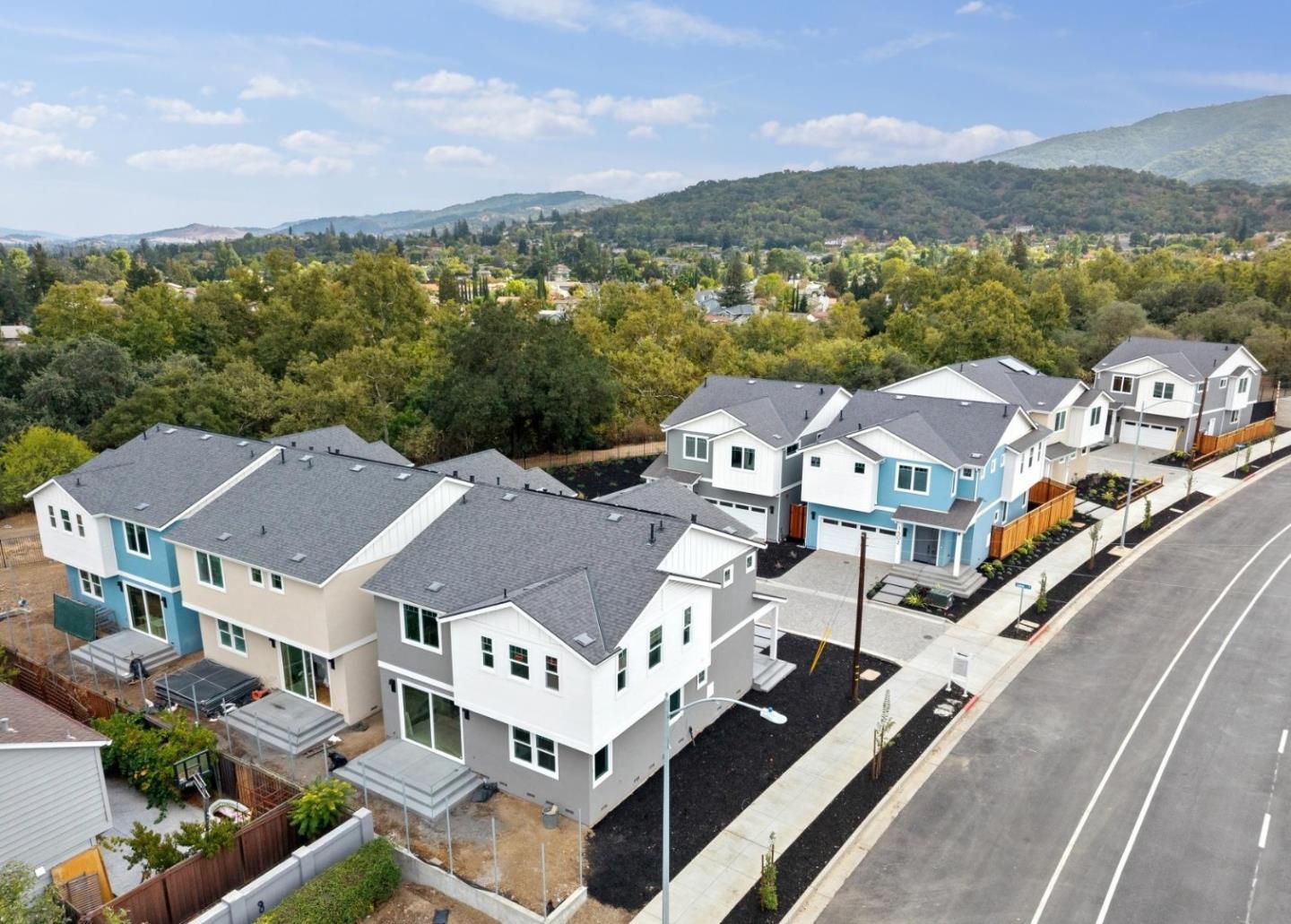 Detail Gallery Image 24 of 28 For 1500 Paradise Ct, San Jose,  CA 95124 - 4 Beds | 2/1 Baths