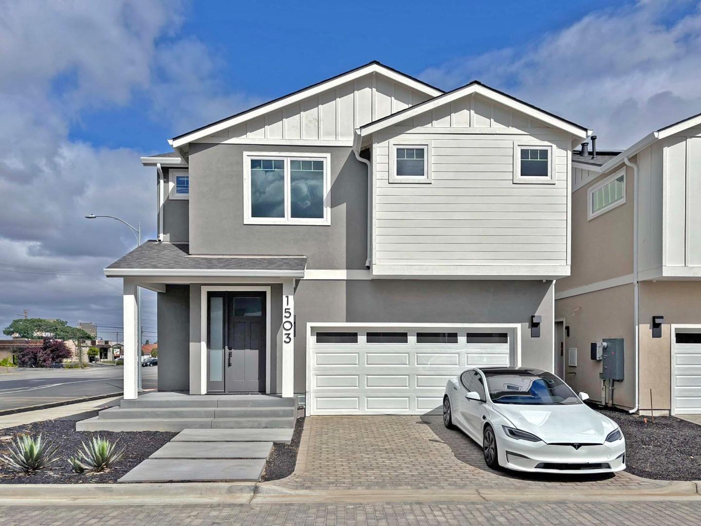 Front Image Thumbnail for ML82031690