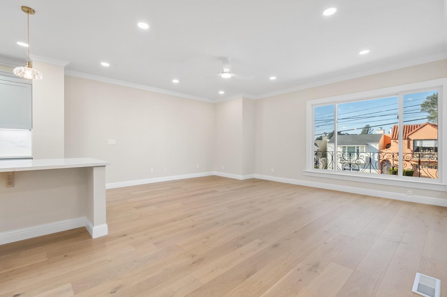 Detail Gallery Image 8 of 25 For 2546 35th Ave, San Francisco,  CA 94116 - 4 Beds | 4 Baths