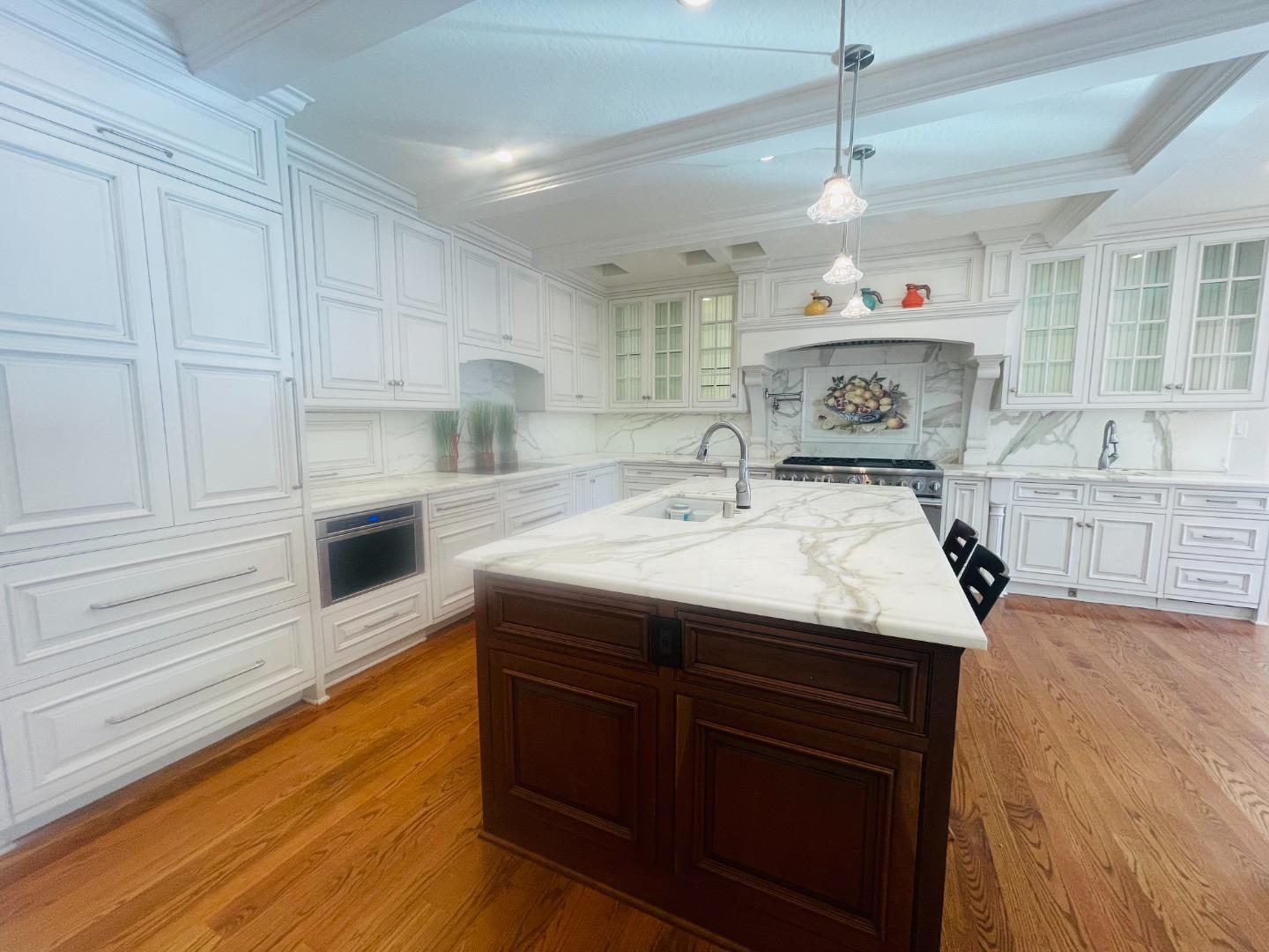 Detail Gallery Image 11 of 73 For 200 Iris Way, Palo Alto,  CA 94303 - 6 Beds | 5 Baths